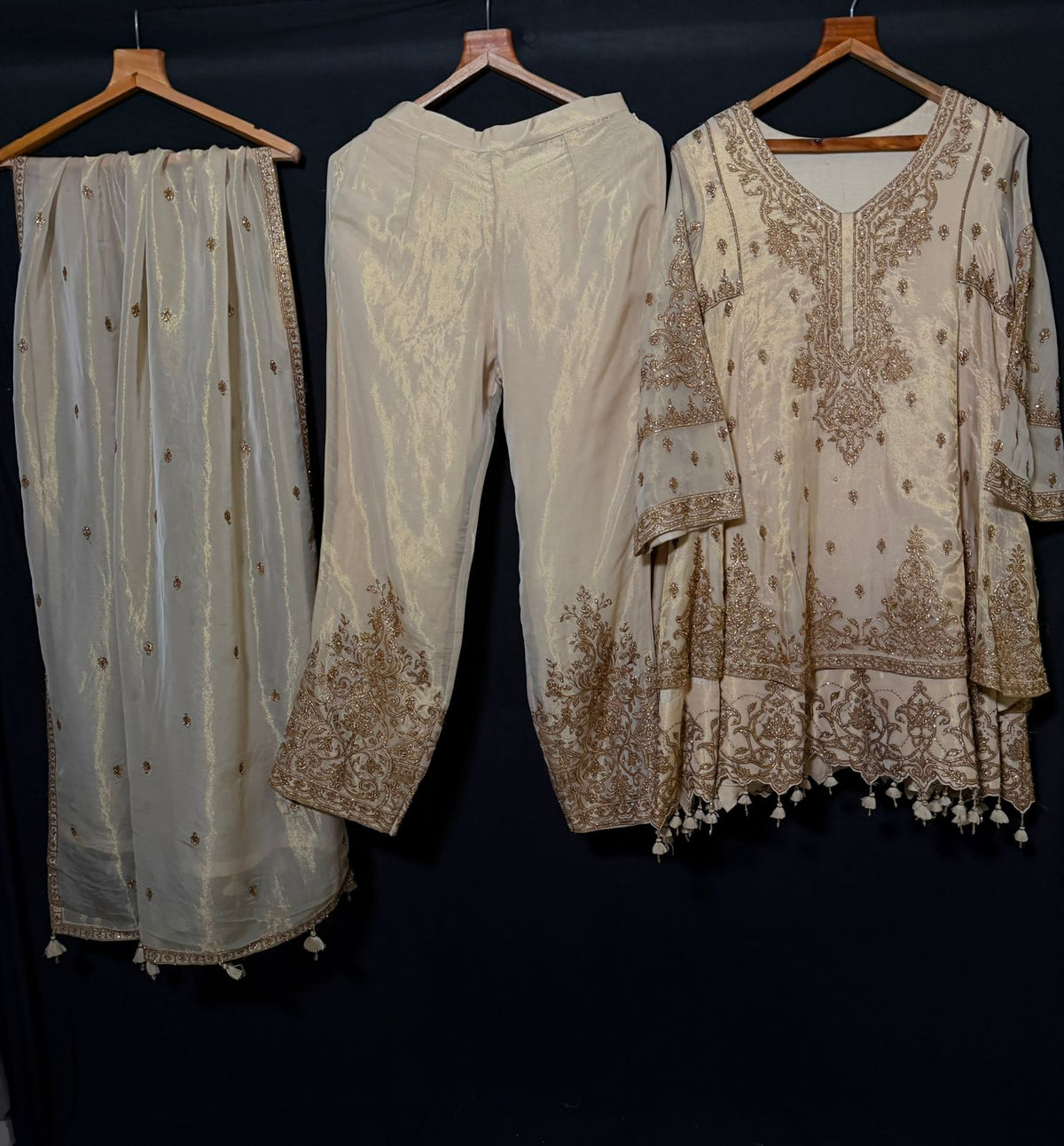 Taara Cream Embroidered 3-Piece Suit-Dupatta