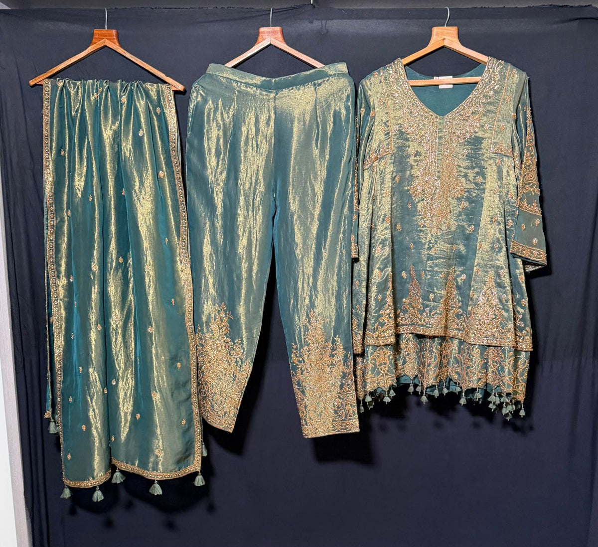 Taara Green Embroidered 3-Piece Suit-Dupatta