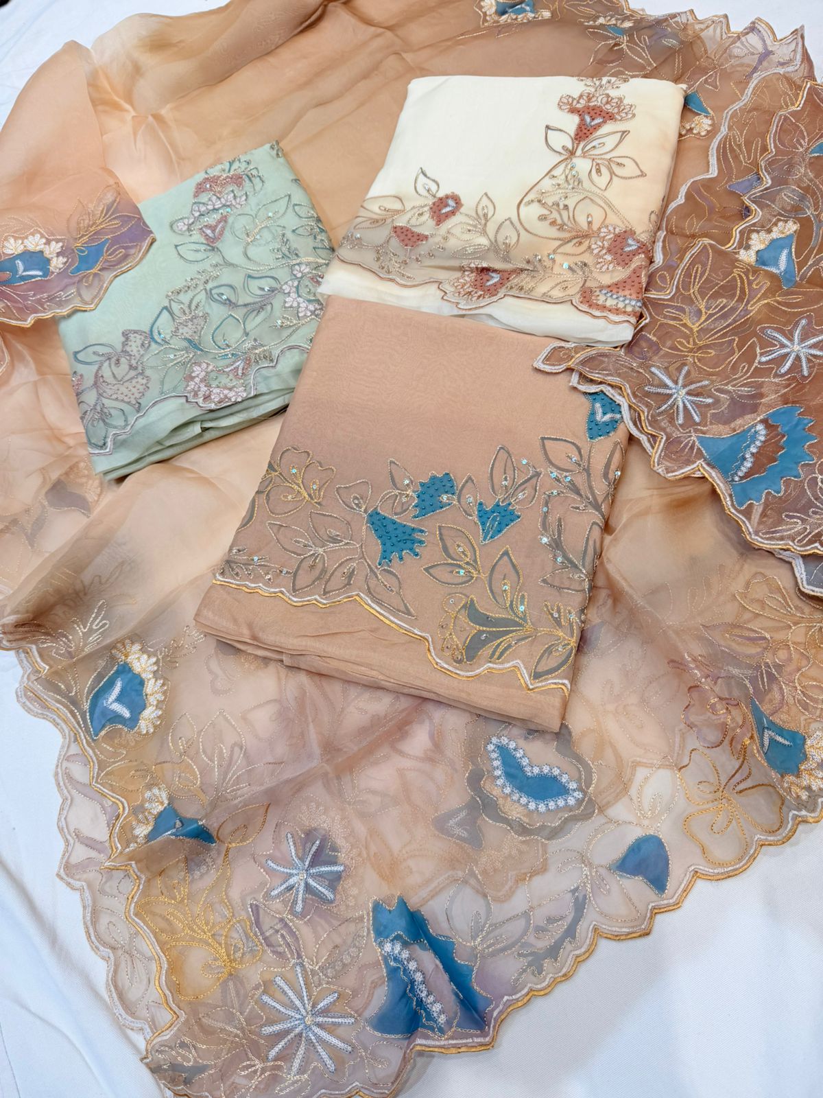 Neer Organza Suit Dupatta