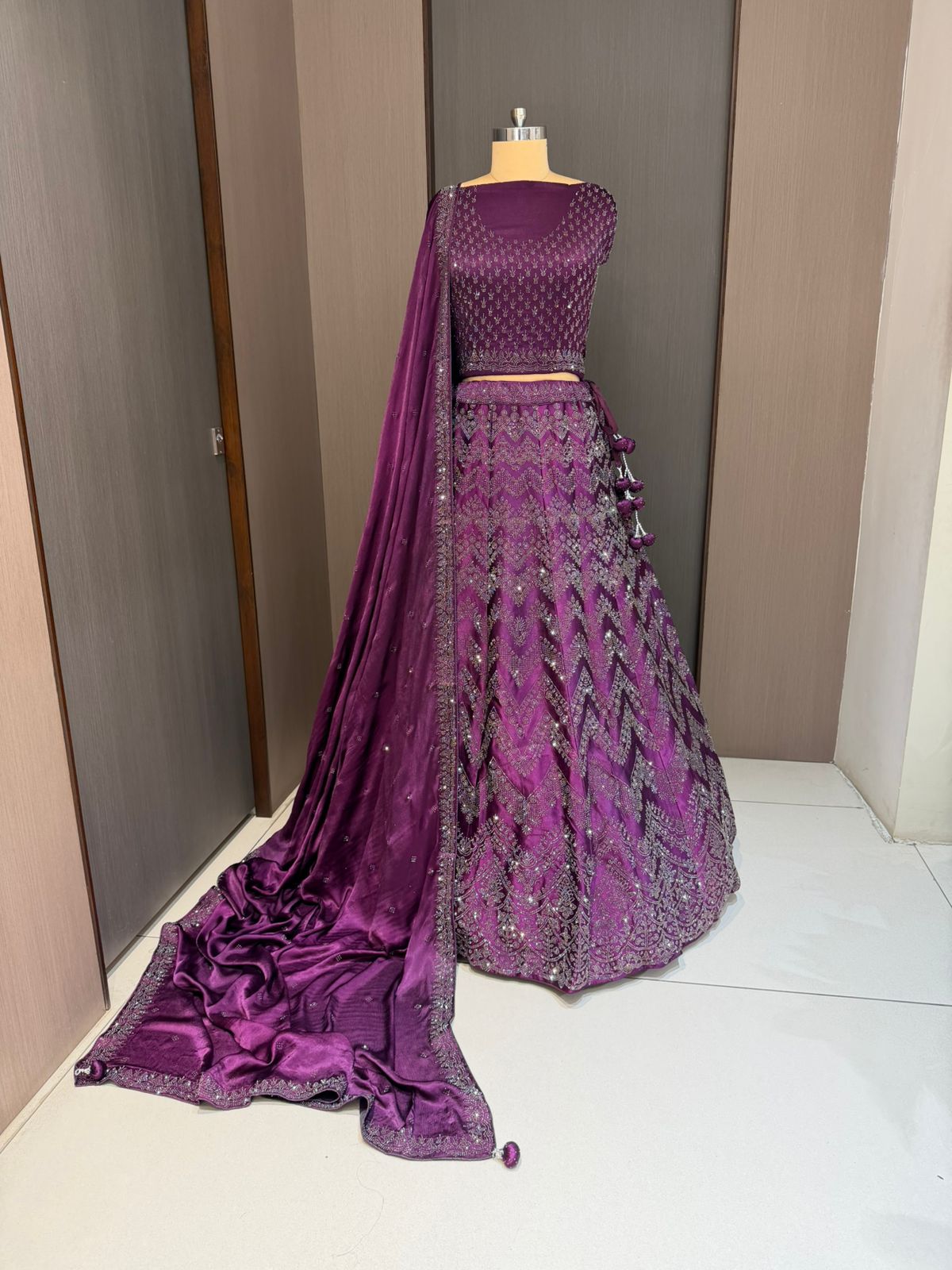 Nyraa Unstitched Choli with Readymade lehenga