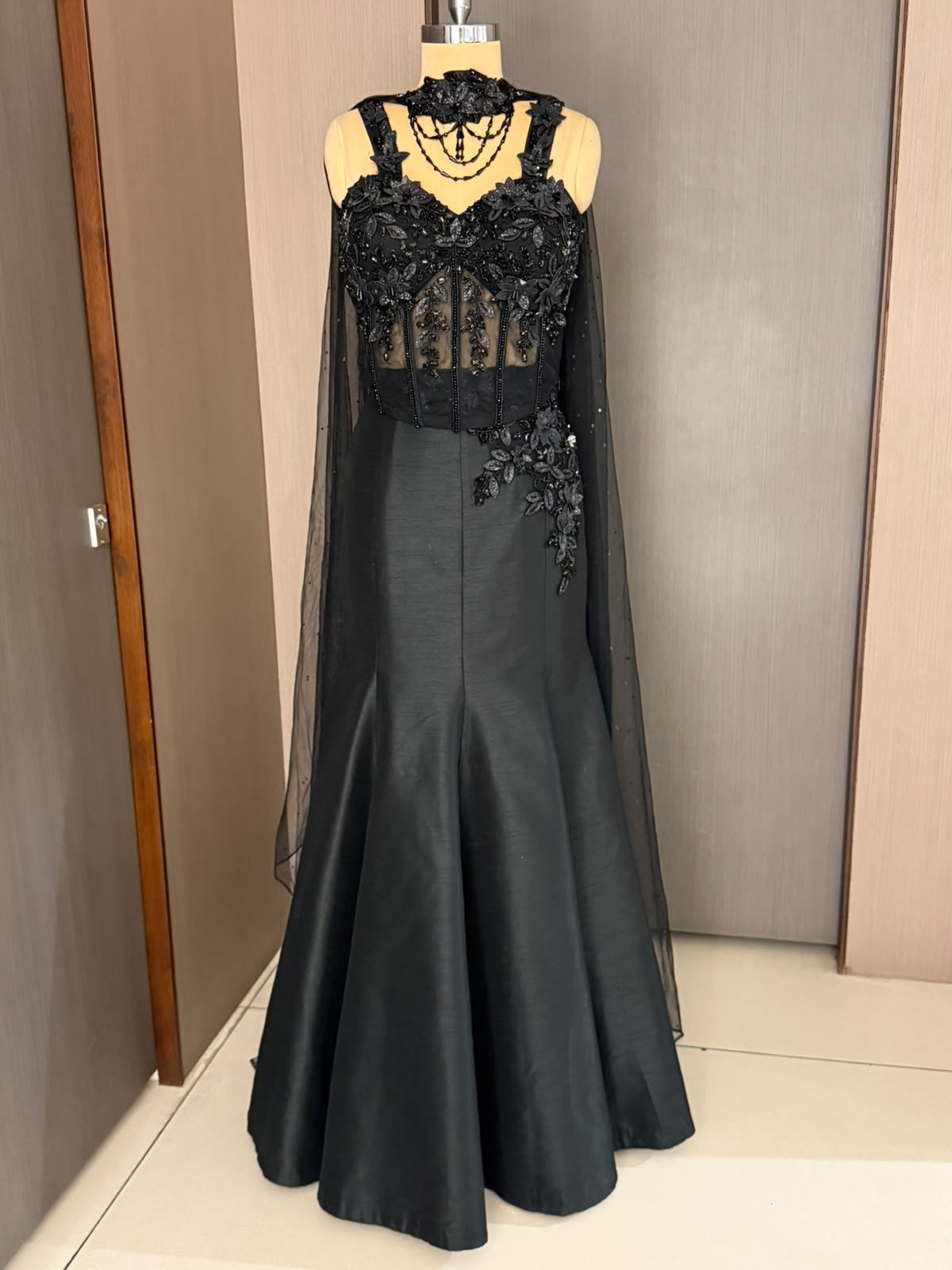 NAVYAA Black Fish Cut Gown