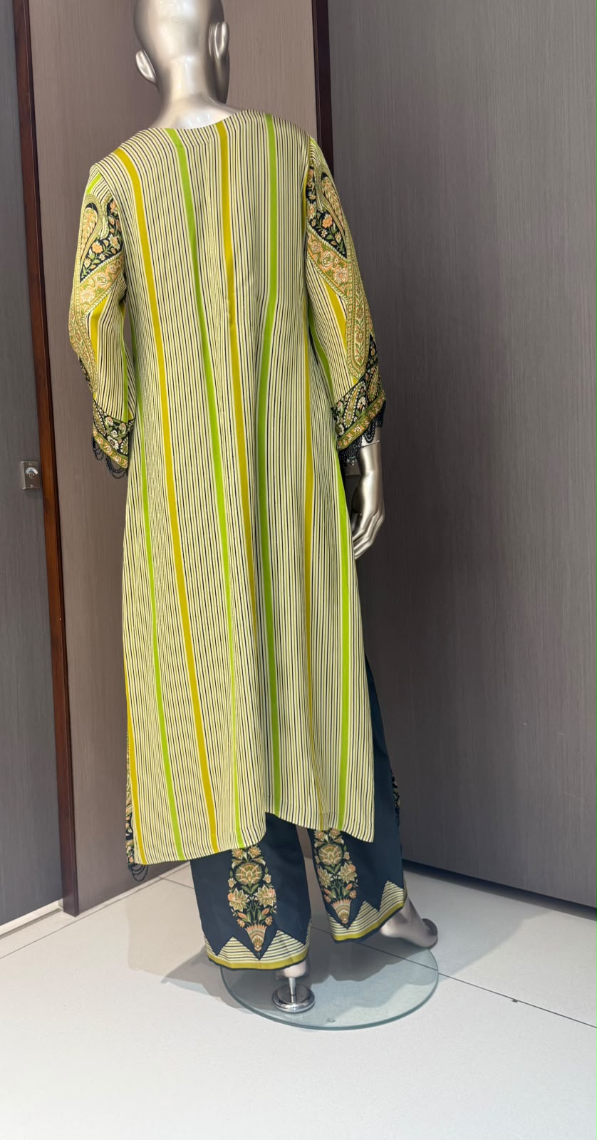 Taara Light Green 3-Piece Suit Dupatta